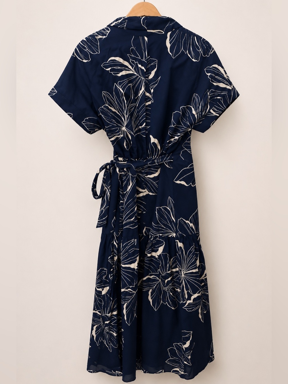 Hutch Rosen Wrap Dress Women Size L Navy Blue Floral Midi Tie Waist NWT - Picture 7 of 9